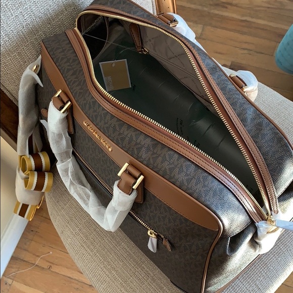 Michael Kors Brown Weekender - Picture 6 of 8